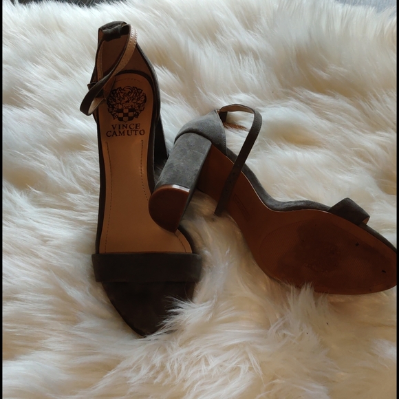 Vince Camuto - Picture 2 of 3